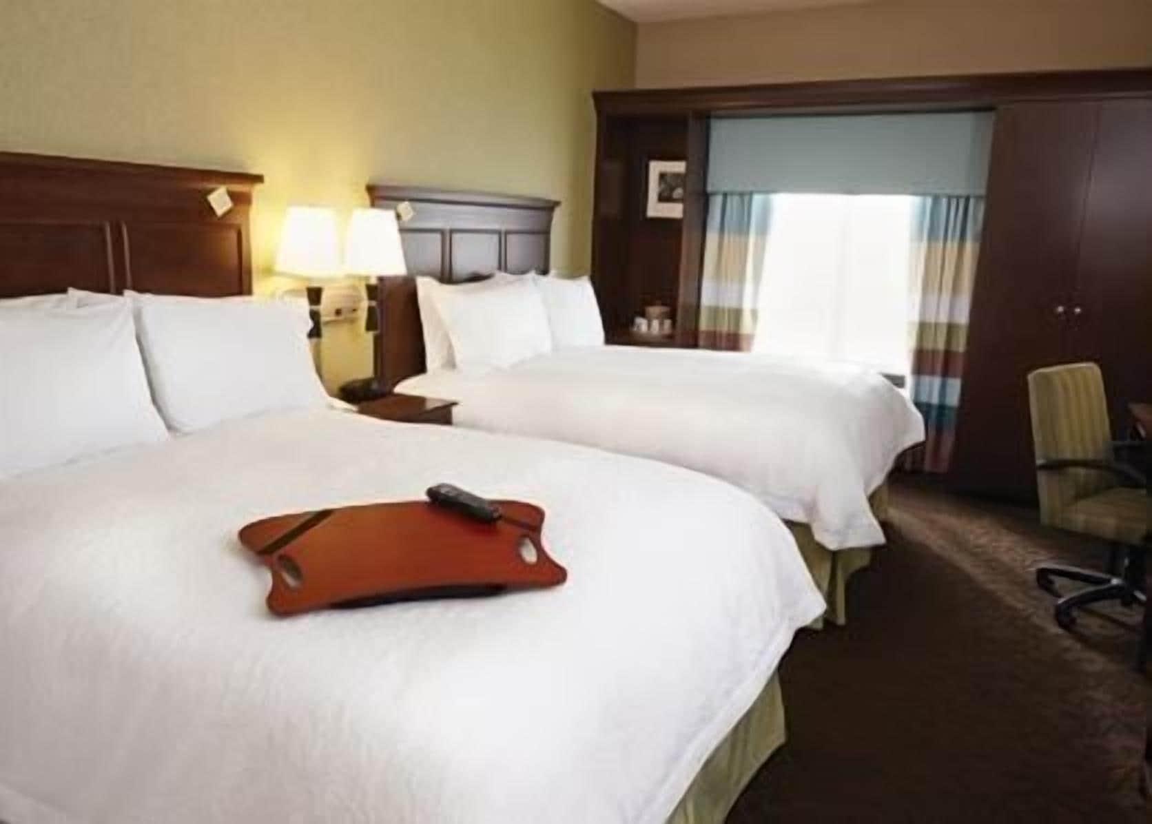 Hampton Inn & Suites Артижа Экстерьер фото
