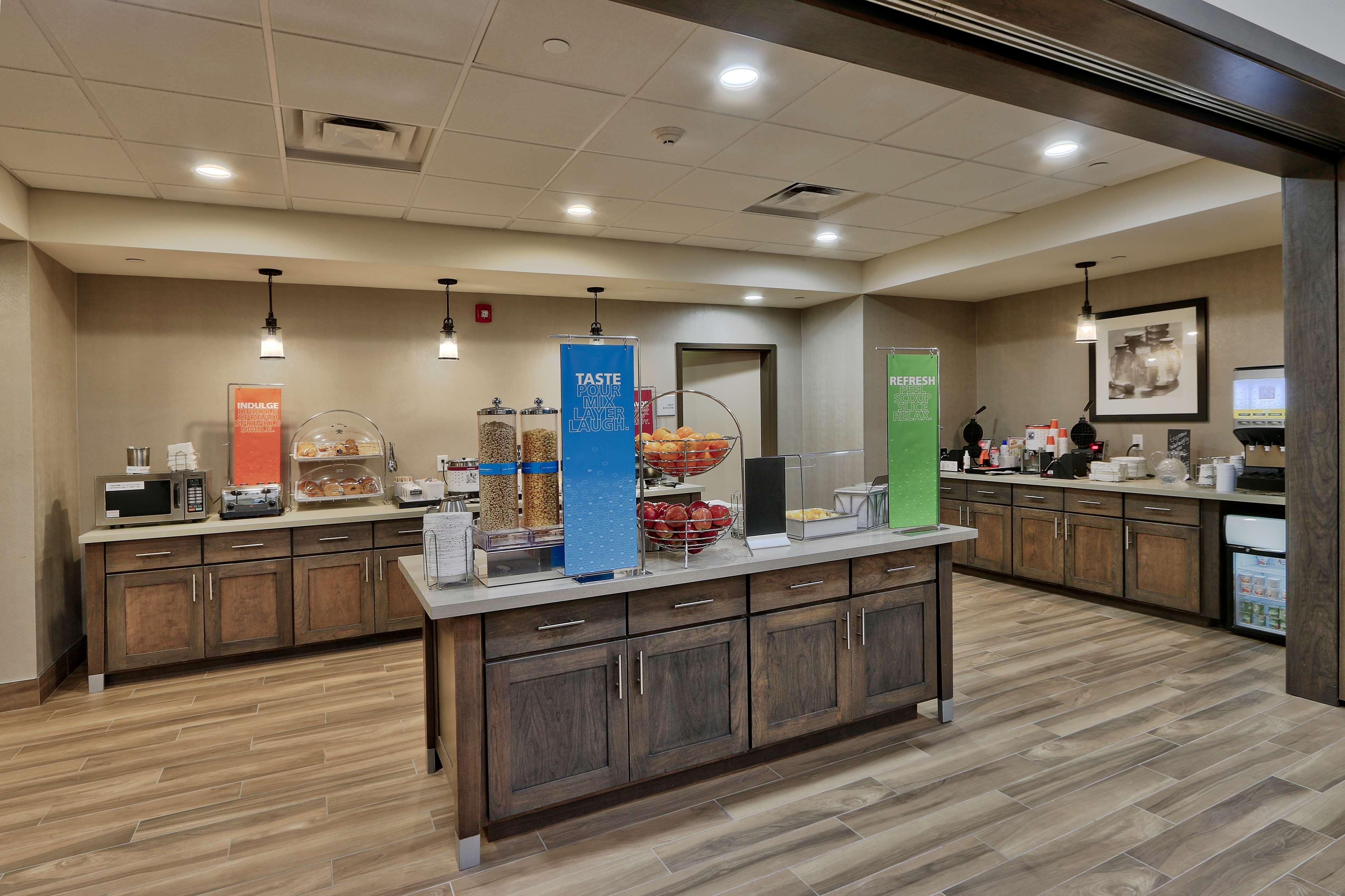 Hampton Inn & Suites Артижа Экстерьер фото