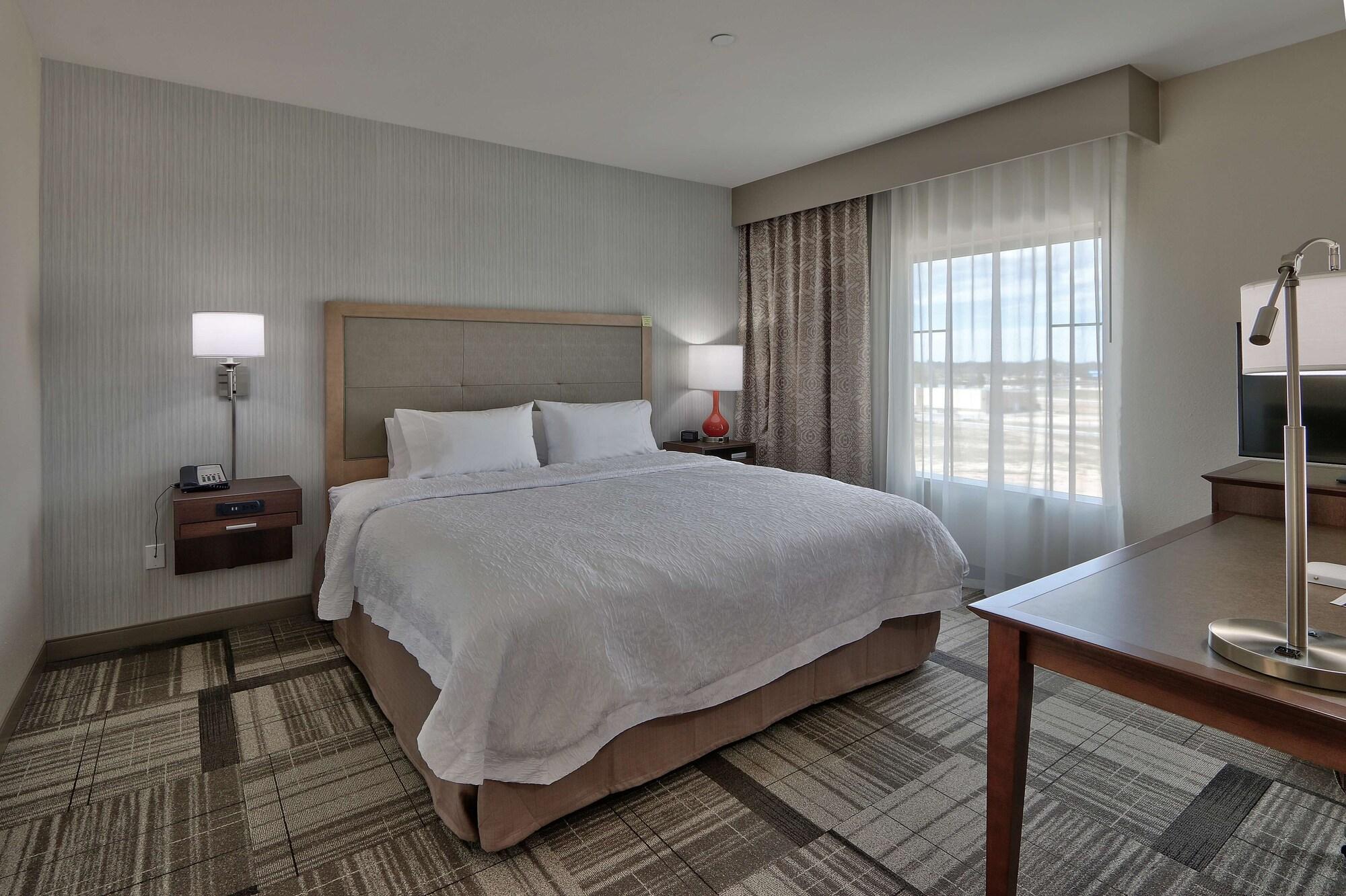 Hampton Inn & Suites Артижа Экстерьер фото