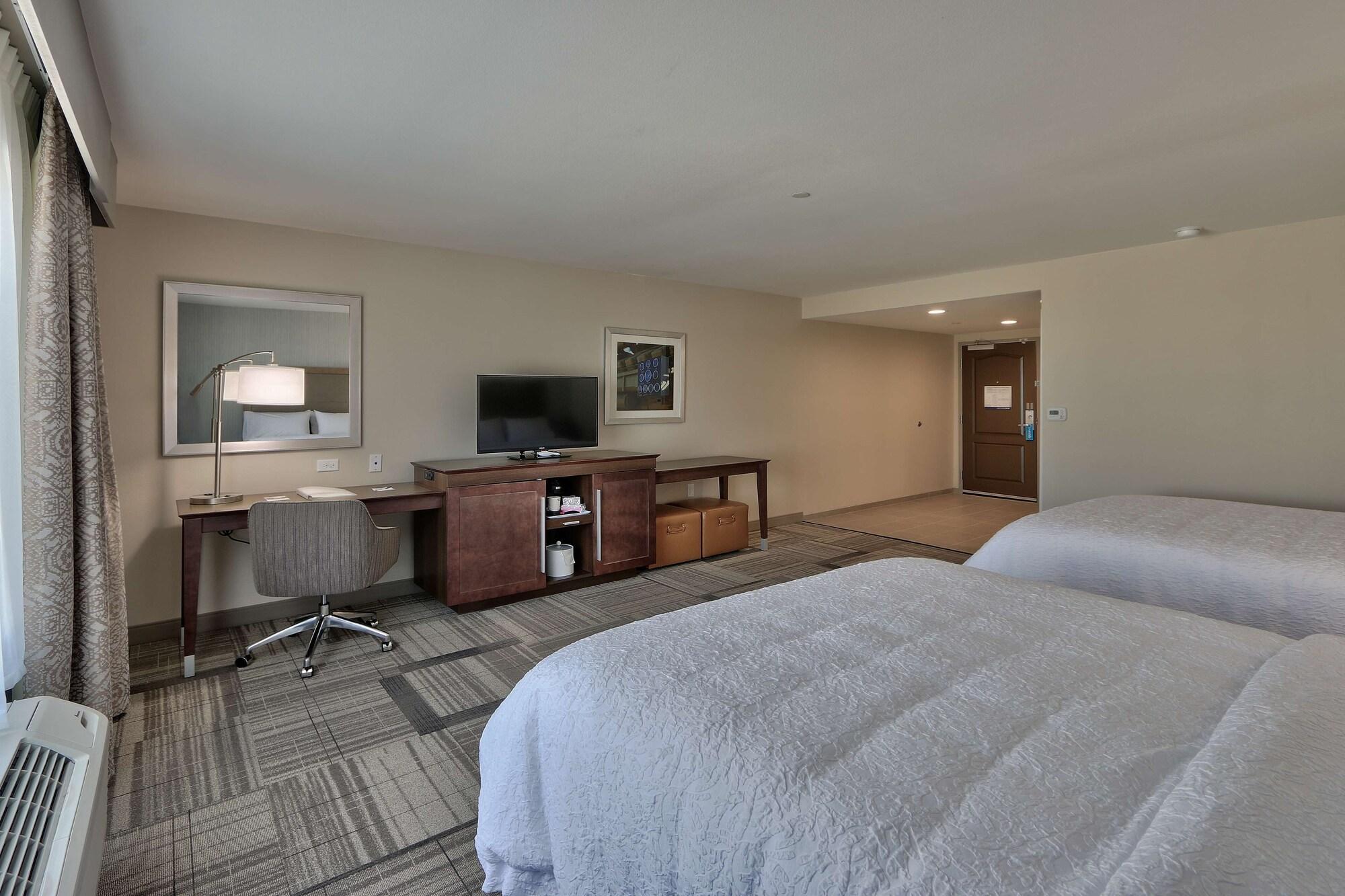Hampton Inn & Suites Артижа Экстерьер фото