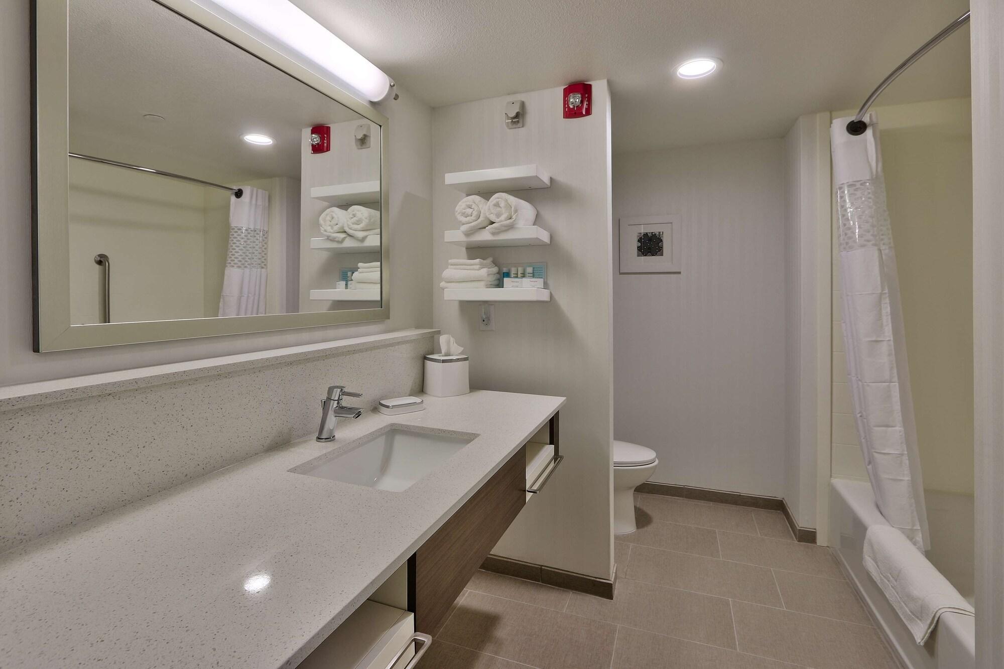 Hampton Inn & Suites Артижа Экстерьер фото