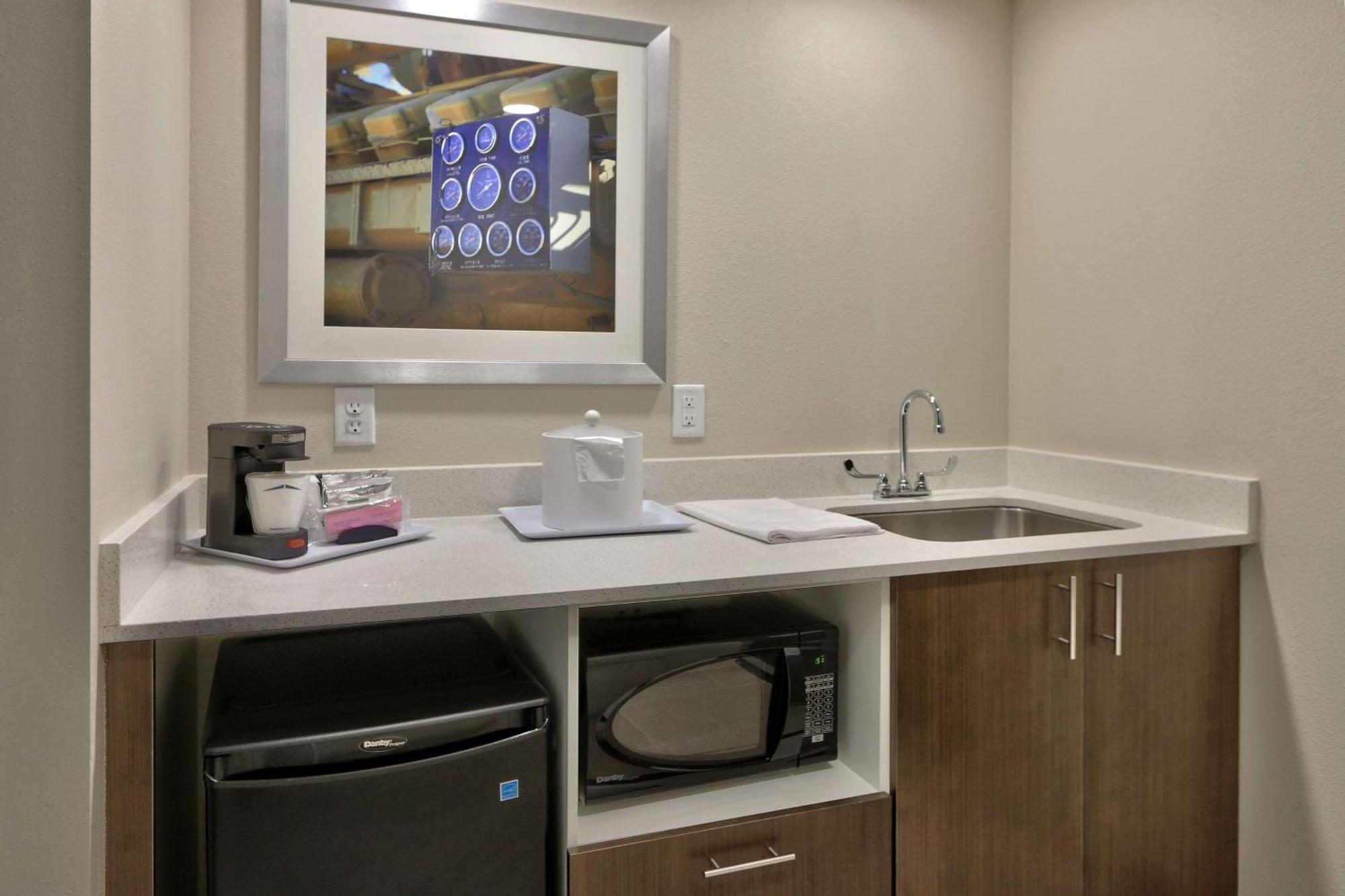 Hampton Inn & Suites Артижа Экстерьер фото