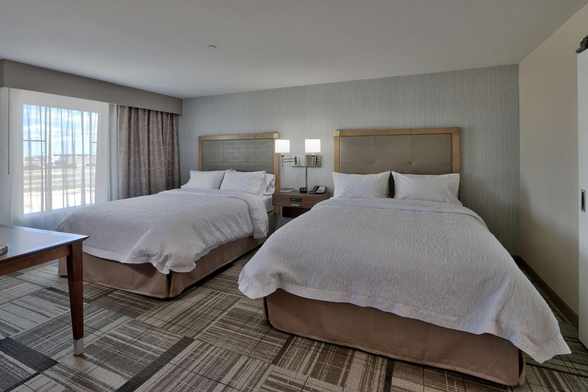Hampton Inn & Suites Артижа Экстерьер фото