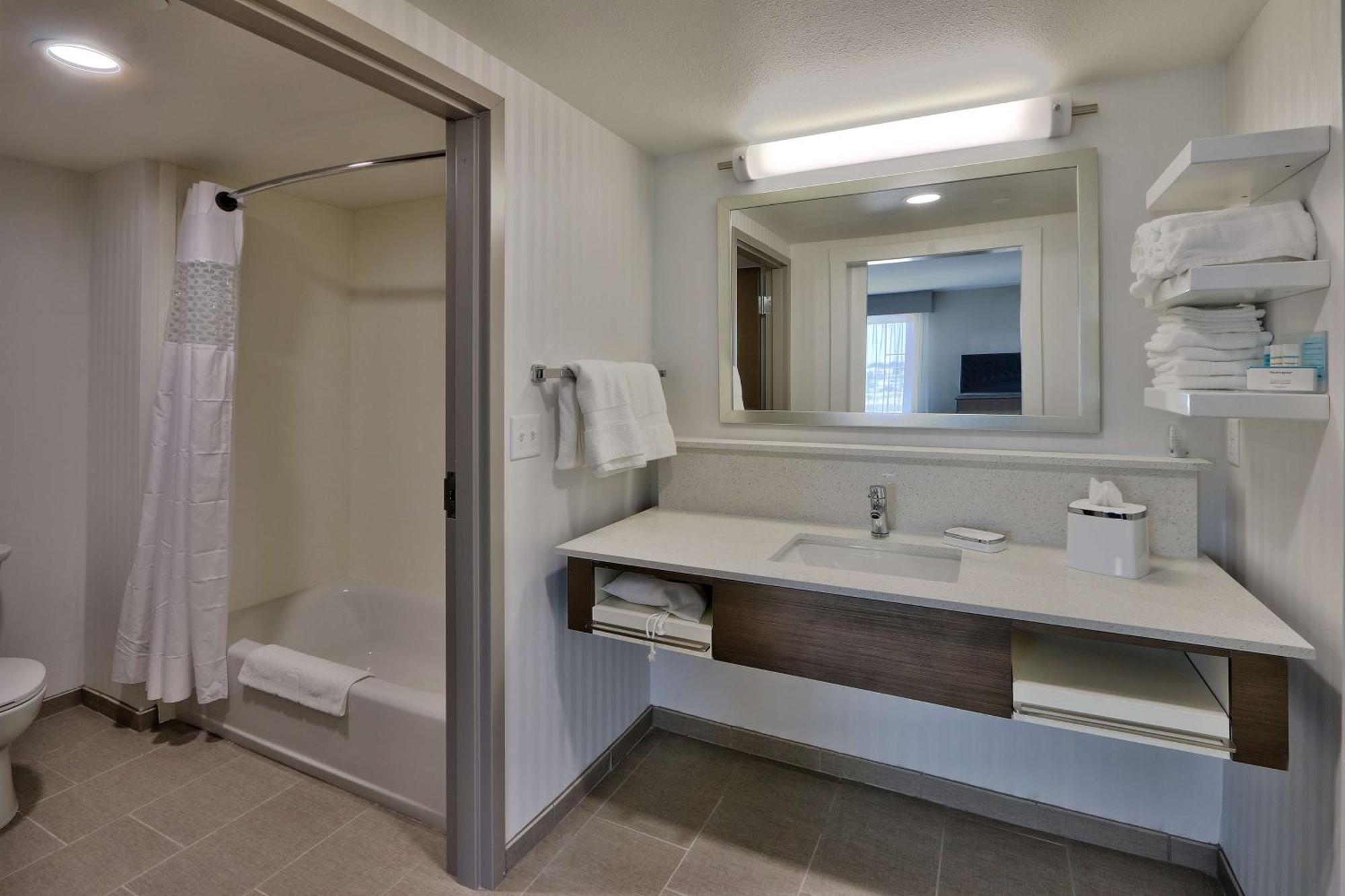 Hampton Inn & Suites Артижа Экстерьер фото