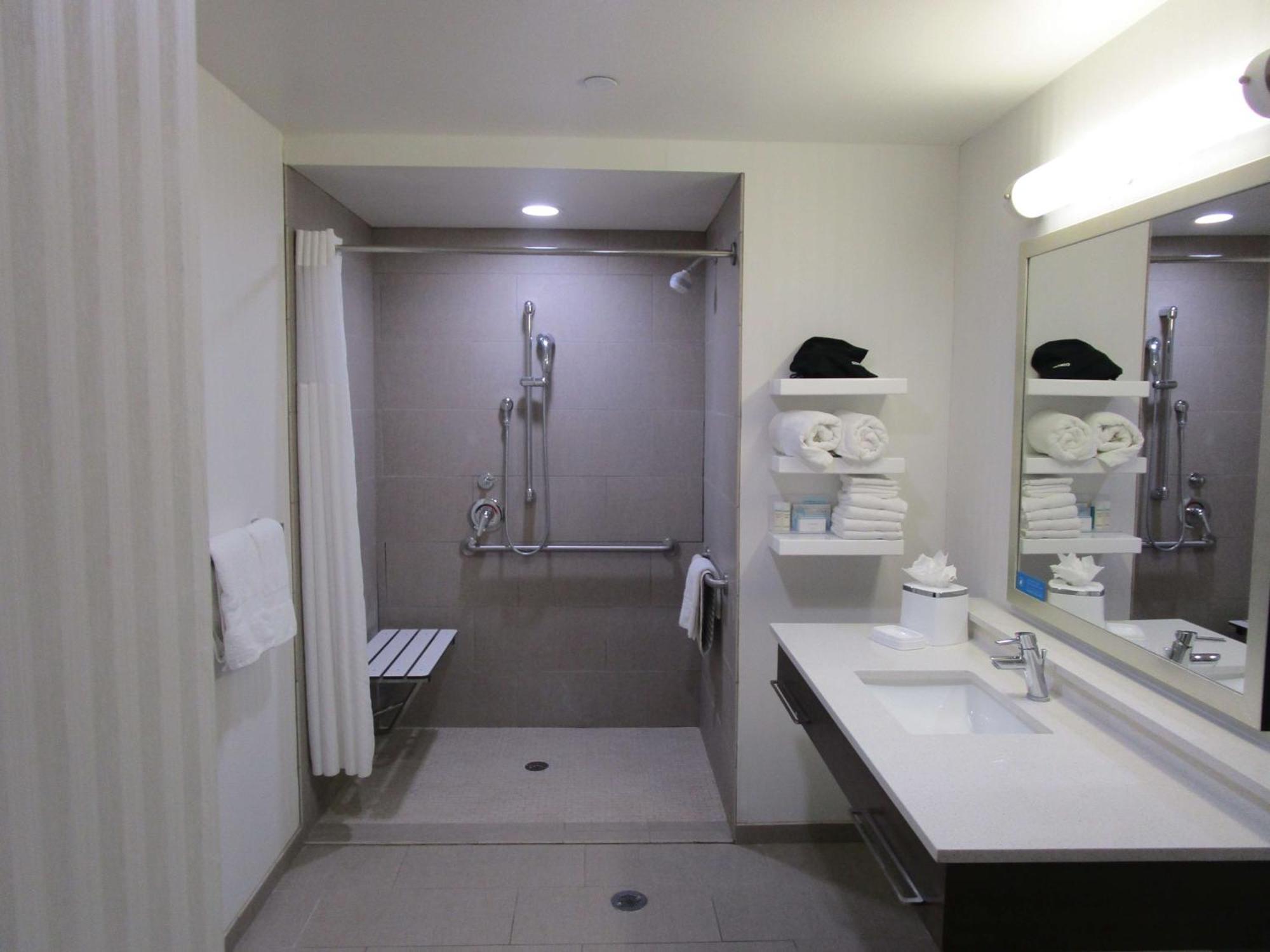 Hampton Inn & Suites Артижа Экстерьер фото