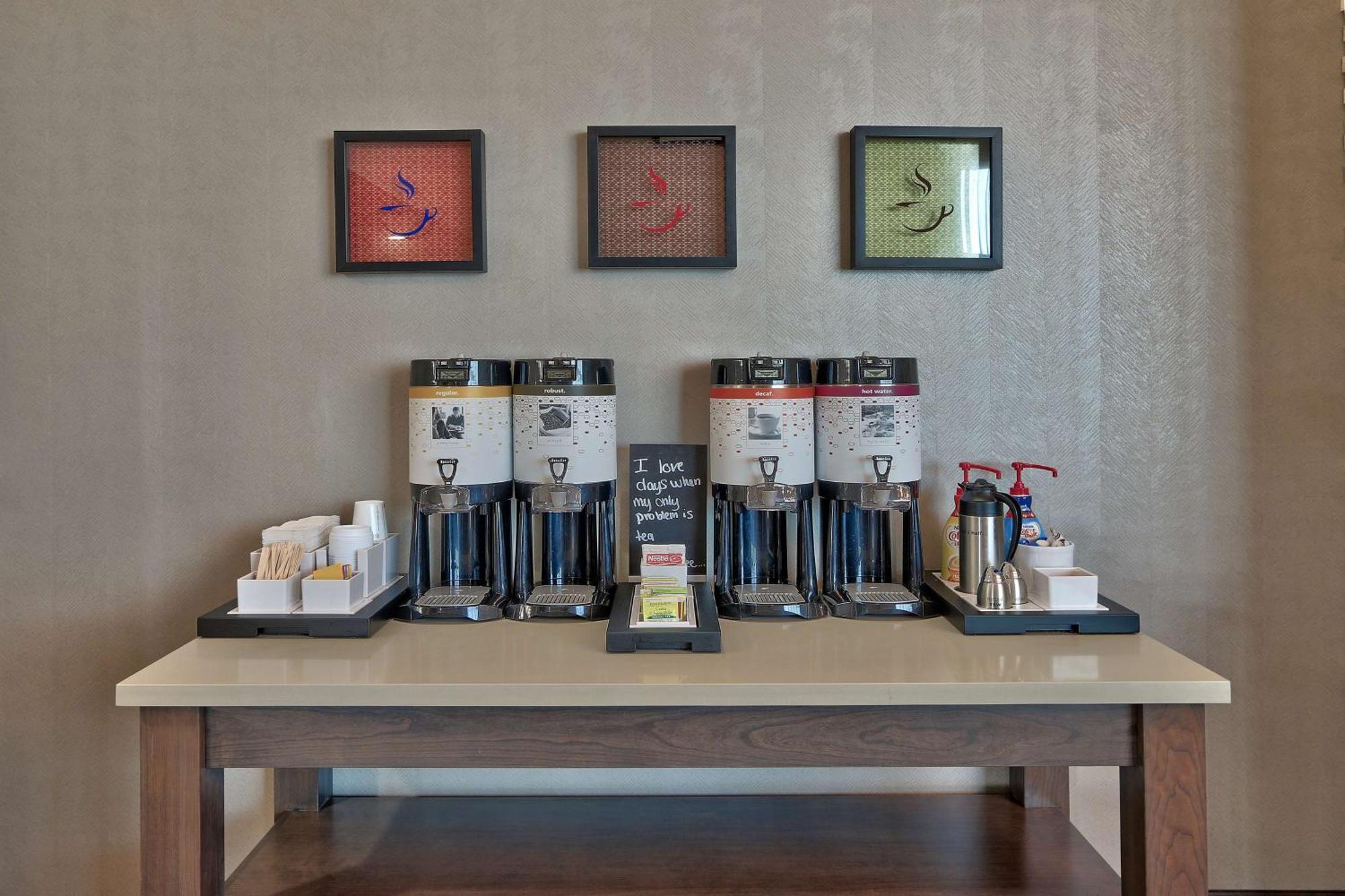 Hampton Inn & Suites Артижа Экстерьер фото